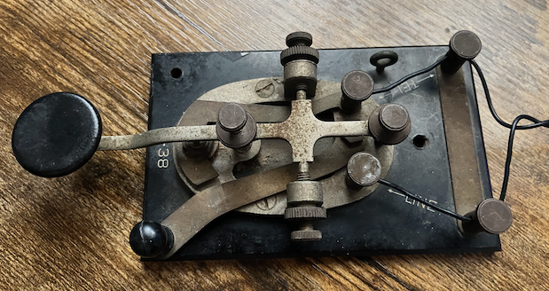 Lionel J-38 Straight Key
