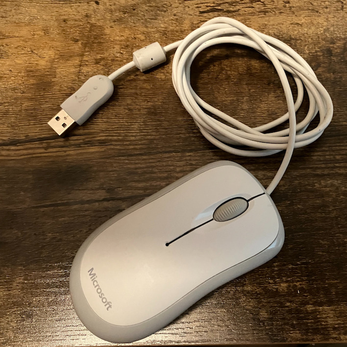 Original Microsoft Basic Optical Mouse (view from above)